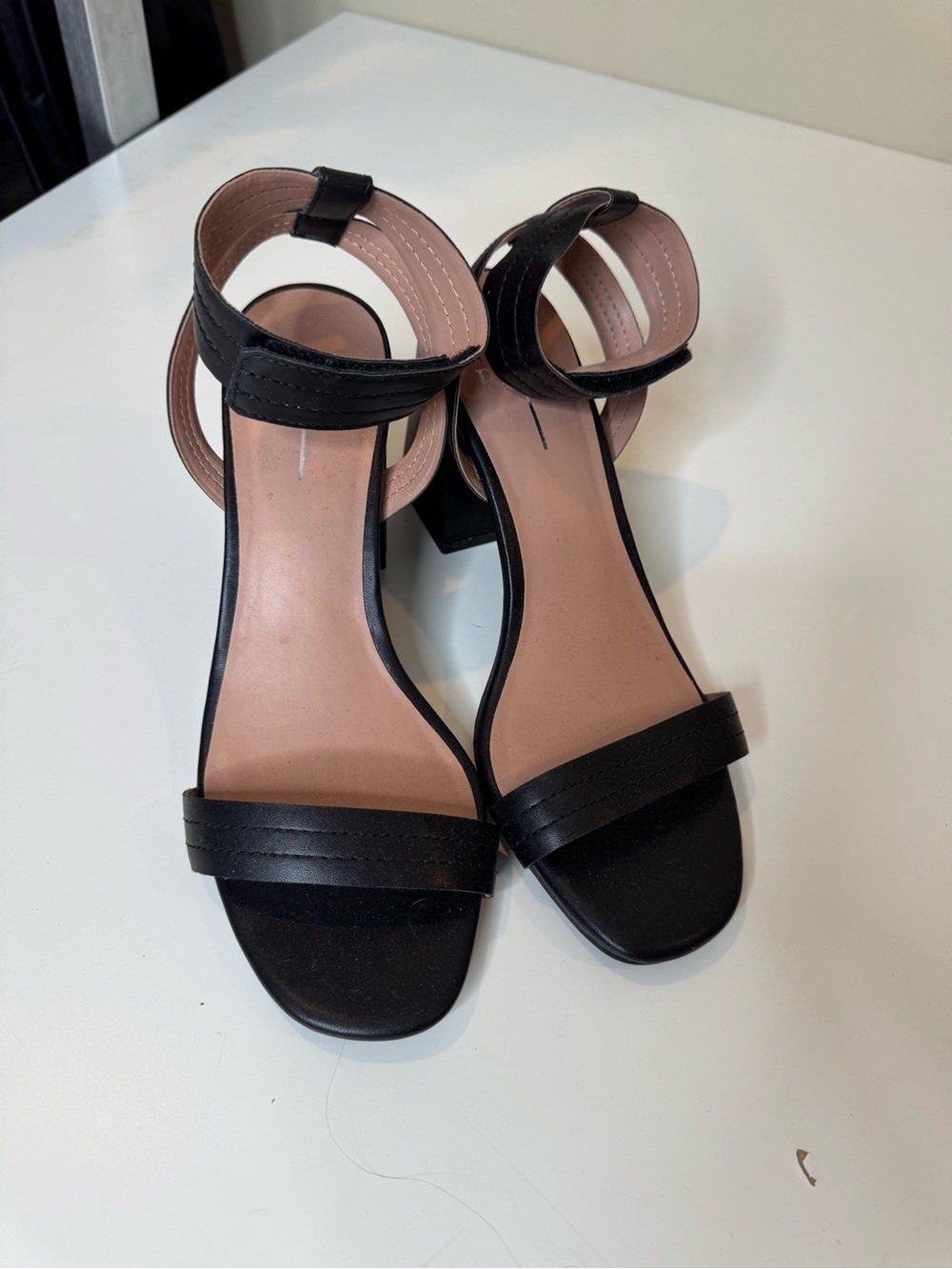 Linea Paolo Womens Emmie Heeled Sandals size 8 Leather Ankle Strap Black
